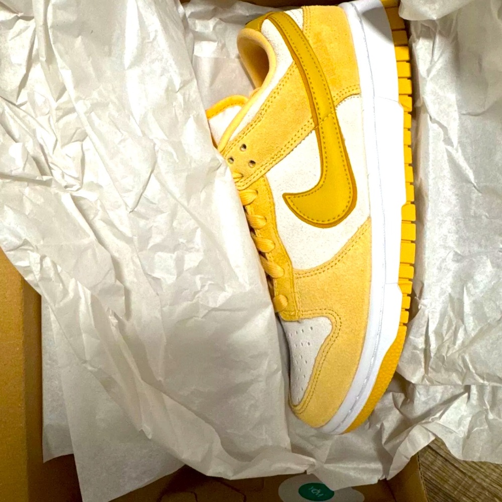Size 7.5 - Nike Dunk LX Low Gold Suede W